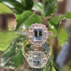 AVT8915 Aquamarine and diamond ring