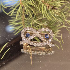 AMS8930 beautiful late Victorian diamond and sapphire bow brooch