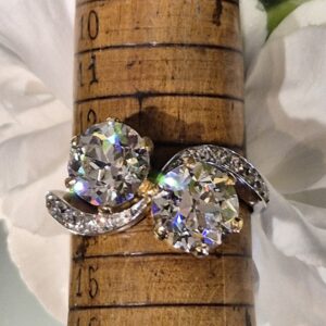 AMS8984 Beautiful 2 stone diamond twist 3.13cts