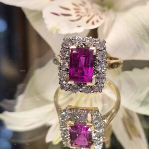 AMS8052 Intense pink sapphire and diamond ring