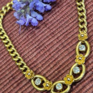 AVT9026 very pretty diamond set fancy curb link, 15ct gold