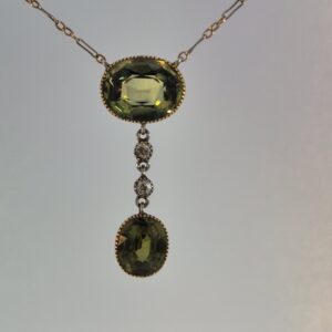 AVT9031 Green sapphire and diamond pendant