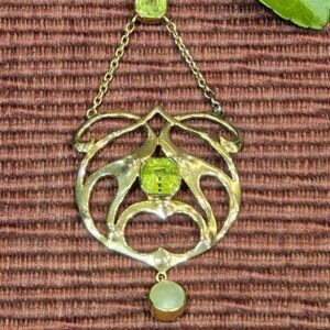 AMS9065 Peridot and pearl Art Nouveau pendant, circa 1905