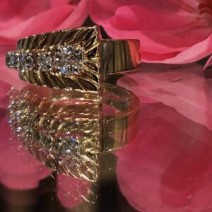 AMS9067 Retro diamond and gold ring,'60's, French