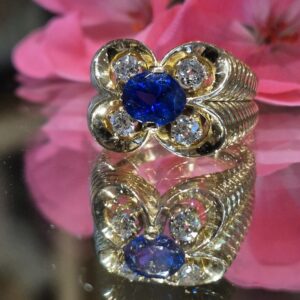 AMS9069 Retro sapphire and diamond ring, Vienna