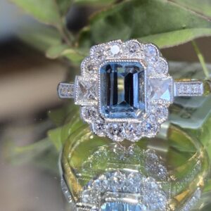 AVT9061 aquamarine and diamond ring