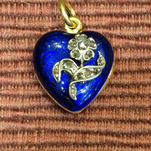 AMS9071 Early Victorian enamel heart locket
